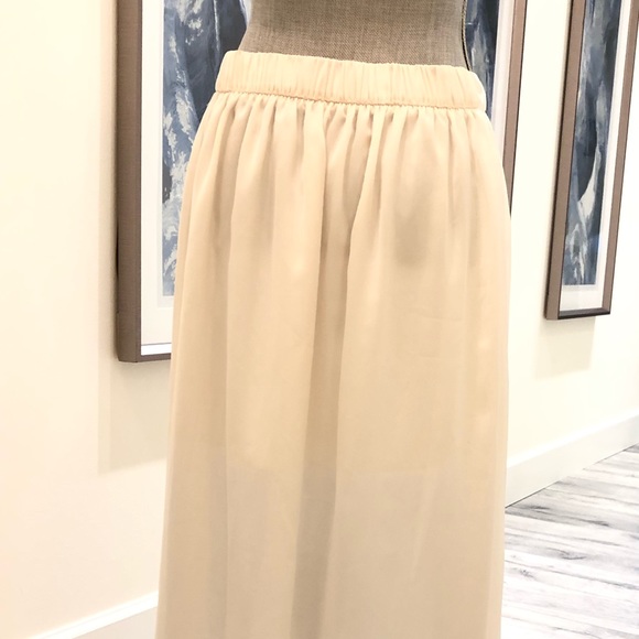 Talula White High-Low Skirt - Picture 4 of 6